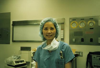 Linda Shortliffe in the Stanford University operating room, 2000